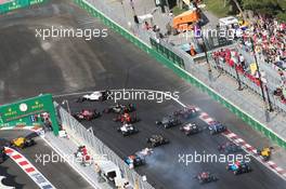The start of the race. 19.06.2016. Formula 1 World Championship, Rd 8, European Grand Prix, Baku Street Circuit, Azerbaijan, Race Day.