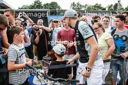 Nico Hulkenberg (GER) Sahara Force India F1 with fans. 28.07.2016. Formula 1 World Championship, Rd 12, German Grand Prix, Hockenheim, Germany, Preparation Day.