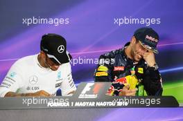(L to R): Lewis Hamilton (GBR) Mercedes AMG F1 and Daniel Ricciardo (AUS) Red Bull Racing in the FIA Press Conference. 24.07.2016. Formula 1 World Championship, Rd 11, Hungarian Grand Prix, Budapest, Hungary, Race Day.