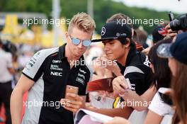 Nico Hulkenberg (GER) Sahara Force India F1 with fans. 24.07.2016. Formula 1 World Championship, Rd 11, Hungarian Grand Prix, Budapest, Hungary, Race Day.