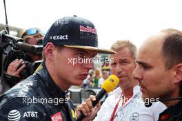 Max Verstappen (NLD) Red Bull Racing on the grid with Gianpiero Lambiase (ITA) Red Bull Racing Engineer. 04.09.2016. Formula 1 World Championship, Rd 14, Italian Grand Prix, Monza, Italy, Race Day.