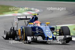 Felipe Nasr (BRA) Sauber C35 with a puncture. 04.09.2016. Formula 1 World Championship, Rd 14, Italian Grand Prix, Monza, Italy, Race Day.