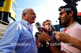 Ron Dennis (GBR) McLaren Executive Chairman with the media. 03.09.2016. Formula 1 World Championship, Rd 14, Italian Grand Prix, Monza, Italy, Qualifying Day.