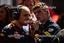 Max Verstappen (NLD) Red Bull Racing with Gianpiero Lambiase (ITA) Red Bull Racing Engineer on the grid. 30.10.2016. Formula 1 World Championship, Rd 19, Mexican Grand Prix, Mexico City, Mexico, Race Day.
