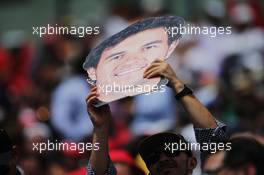 A fan with a Sergio Perez (MEX) Sahara Force India F1 cut out head. 30.10.2016. Formula 1 World Championship, Rd 19, Mexican Grand Prix, Mexico City, Mexico, Race Day.