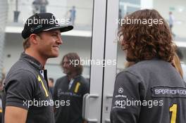 (L to R): Nico Rosberg (GER) Mercedes AMG F1 with Carles Puyol (ESP) Retired Football Player. 29.10.2016. Formula 1 World Championship, Rd 19, Mexican Grand Prix, Mexico City, Mexico, Qualifying Day.