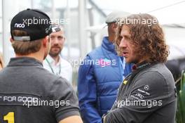 (L to R): Nico Rosberg (GER) Mercedes AMG F1 with Carles Puyol (ESP) Retired Football Player. 29.10.2016. Formula 1 World Championship, Rd 19, Mexican Grand Prix, Mexico City, Mexico, Qualifying Day.
