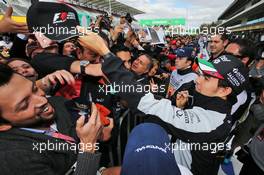Sergio Perez (MEX) Sahara Force India F1 signs autographs for the fans. 27.10.2016. Formula 1 World Championship, Rd 19, Mexican Grand Prix, Mexico City, Mexico, Preparation Day.