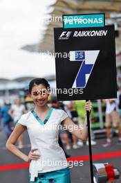Grid girl for Kimi Raikkonen (FIN) Ferrari. 02.10.2016. Formula 1 World Championship, Rd 16, Malaysian Grand Prix, Sepang, Malaysia, Sunday.