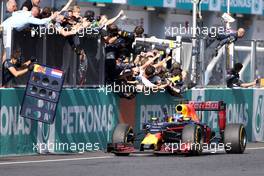 Daniel Ricciardo (AUS), Red Bull Racing  02.10.2016. Formula 1 World Championship, Rd 16, Malaysian Grand Prix, Sepang, Malaysia, Sunday.