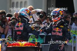 Daniel Ricciardo (AUS), Red Bull Racing and Max Verstappen (NL), Red Bull Racing  02.10.2016. Formula 1 World Championship, Rd 16, Malaysian Grand Prix, Sepang, Malaysia, Sunday.