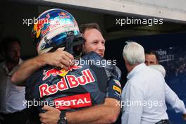 Race winner Daniel Ricciardo (AUS) Red Bull Racing celebrates in parc ferme with Christian Horner (GBR) Red Bull Racing Team Principal. 02.10.2016. Formula 1 World Championship, Rd 16, Malaysian Grand Prix, Sepang, Malaysia, Sunday.