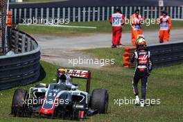 Esteban Gutierrez (MEX) Haas F1 Team VF-16 retired from the race. 02.10.2016. Formula 1 World Championship, Rd 16, Malaysian Grand Prix, Sepang, Malaysia, Sunday.