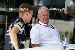 (L to R): Daniil Kvyat (RUS) Scuderia Toro Rosso with Dr Helmut Marko (AUT) Red Bull Motorsport Consultant. 02.10.2016. Formula 1 World Championship, Rd 16, Malaysian Grand Prix, Sepang, Malaysia, Sunday.