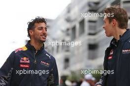 (L to R): Daniel Ricciardo (AUS) Red Bull Racing with team mate Daniil Kvyat (RUS) Red Bull Racing. 29.10.2016. Formula 1 World Championship, Rd 4, Russian Grand Prix, Sochi Autodrom, Sochi, Russia, Practice Day.