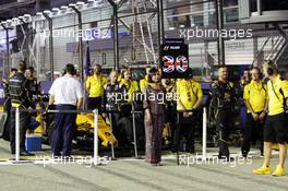 Jolyon Palmer (GBR) Renault Sport F1 Team RS16 on the grid. 18.09.2016. Formula 1 World Championship, Rd 15, Singapore Grand Prix, Marina Bay Street Circuit, Singapore, Race Day.