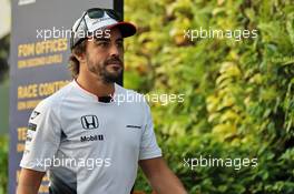 Fernando Alonso (ESP) McLaren. 18.09.2016. Formula 1 World Championship, Rd 15, Singapore Grand Prix, Marina Bay Street Circuit, Singapore, Race Day.