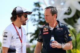 Fernando Alonso (ESP), McLaren Honda  18.09.2016. Formula 1 World Championship, Rd 15, Singapore Grand Prix, Marina Bay Street Circuit, Singapore, Race Day.