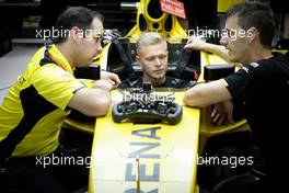 Kevin Magnussen (DEN) Renault Sport F1 Team RS16. 15.09.2016. Formula 1 World Championship, Rd 15, Singapore Grand Prix, Marina Bay Street Circuit, Singapore, Preparation Day.