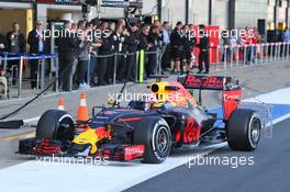 Pierre Gasly (FRA) Red Bull Racing RB12 Test Driver running sensor equipment. 13.07.2016. Formula One In-Season Testing, Day Two, Silverstone, England. Wednesday.