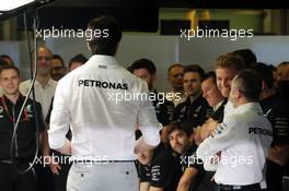 (L to R): Toto Wolff (GER) Mercedes AMG F1 Shareholder and Executive Director; Nico Rosberg (GER) Mercedes AMG F1; and Paddy Lowe (GBR) Mercedes AMG F1 Executive Director (Technical), at a team meeting. 24.11.2016. Formula 1 World Championship, Rd 21, Abu Dhabi Grand Prix, Yas Marina Circuit, Abu Dhabi, Preparation Day.