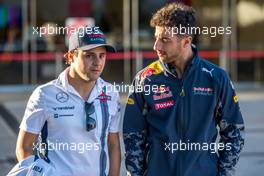 (L to R): Felipe Massa (BRA) Williams with Daniel Ricciardo (AUS) Red Bull Racing. 21.10.2016. Formula 1 World Championship, Rd 18, United States Grand Prix, Austin, Texas, USA, Practice Day.