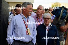 (L to R): Chase Carey (USA) Formula One Group Chairman with Bernie Ecclestone (GBR). 23.10.2016. Formula 1 World Championship, Rd 18, United States Grand Prix, Austin, Texas, USA, Race Day.