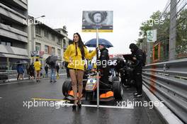 grid girl, Callum Ilott (GBR) Van Amersfoort Racing Dallara F312 – Mercedes-Benz,  14.05.2016. FIA F3 European Championship 2016, Round 3, Race 1, Pau, France