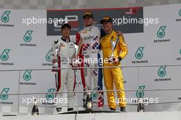 Race 2, 1st position Jake Dennis (GBR) Arden International, 2nd position Nirei Fukuzumi (JAP) ART Grand Prix and 3rd position Jack Aitken (GBR) Arden Internationa 02.10.2016. GP3 Series, Rd 8, Sepang, Malaysia, Sunday.