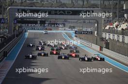 Race 2, Start of the race 27.11.2016. GP3 Series, Rd 9, Yas Marina Circuit, Abu Dhabi, UAE, Sunday.