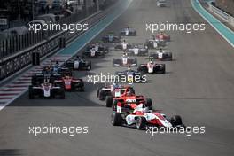 Race 1, Start of the race 26.11.2016. GP3 Series, Rd 9, Yas Marina Circuit, Abu Dhabi, UAE, Saturday.