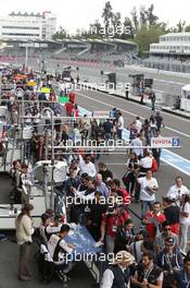Fans in the pits. 03.09.2016. FIA World Endurance Championship, Rd 5, 6 Hours of Mexico, Mexico City, Mexico.