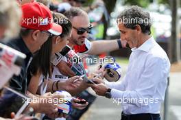 Alain Prost (FRA) Renault Sport F1 Team Special Advisor signs autographs for the fans. 24.03.2017. Formula 1 World Championship, Rd 1, Australian Grand Prix, Albert Park, Melbourne, Australia, Practice Day.