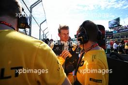 Nico Hulkenberg (GER) Renault Sport F1 Team on the grid. 26.03.2017. Formula 1 World Championship, Rd 1, Australian Grand Prix, Albert Park, Melbourne, Australia, Race Day.