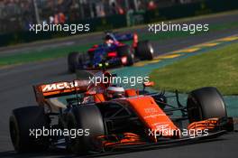 Stoffel Vandoorne (BEL) McLaren MCL32. 26.03.2017. Formula 1 World Championship, Rd 1, Australian Grand Prix, Albert Park, Melbourne, Australia, Race Day.