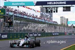 Valtteri Bottas (FIN) Mercedes AMG F1 W08 sends sparks flying. 25.03.2017. Formula 1 World Championship, Rd 1, Australian Grand Prix, Albert Park, Melbourne, Australia, Qualifying Day.