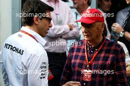 (L to R): Toto Wolff (GER) Mercedes AMG F1 Shareholder and Executive Director with Niki Lauda (AUT) Mercedes Non-Executive Chairman. 25.03.2017. Formula 1 World Championship, Rd 1, Australian Grand Prix, Albert Park, Melbourne, Australia, Qualifying Day.