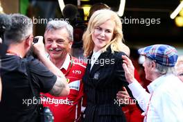 Nicole Kidman (AUS) Actress with Jackie Stewart (GBR) and the Ferrari team. 25.03.2017. Formula 1 World Championship, Rd 1, Australian Grand Prix, Albert Park, Melbourne, Australia, Qualifying Day.