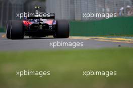 Daniil Kvyat (RUS) Scuderia Toro Rosso  25.03.2017. Formula 1 World Championship, Rd 1, Australian Grand Prix, Albert Park, Melbourne, Australia, Qualifying Day.