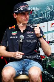 Max Verstappen (NLD) Red Bull Racing. 26.03.2017. Formula 1 World Championship, Rd 1, Australian Grand Prix, Albert Park, Melbourne, Australia, Race Day.