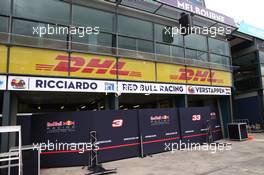 Red Bull Garage. 22.03.2017. Formula 1 World Championship, Rd 1, Australian Grand Prix, Albert Park, Melbourne, Australia, Preparation Day.