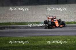 Fernando Alonso (ESP) McLaren MCL32 spins. 07.07.2017. Formula 1 World Championship, Rd 9, Austrian Grand Prix, Spielberg, Austria, Practice Day.