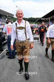 Dr Helmut Marko (AUT) Red Bull Motorsport Consultant on the grid. 09.07.2017. Formula 1 World Championship, Rd 9, Austrian Grand Prix, Spielberg, Austria, Race Day.