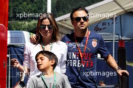 Felipe Massa (BRA) Williams with his wife Rafaela Bassi (BRA) and son Felipinho Massa (BRA). 06.07.2017. Formula 1 World Championship, Rd 9, Austrian Grand Prix, Spielberg, Austria, Preparation Day.