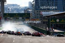 The start of the race. 25.06.2017. Formula 1 World Championship, Rd 8, Azerbaijan Grand Prix, Baku Street Circuit, Azerbaijan, Race Day.