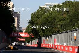 Nico Hulkenberg (GER) Renault Sport F1 Team  25.06.2017. Formula 1 World Championship, Rd 8, Azerbaijan Grand Prix, Baku Street Circuit, Azerbaijan, Race Day.