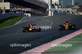 Max Verstappen (NLD) Red Bull Racing RB13 and Jolyon Palmer (GBR) Renault Sport F1 Team RS17. 02.03.2017. Formula One Testing, Day Four, Barcelona, Spain. Thursday.