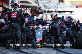 Romain Grosjean (FRA) Haas F1 Team VF-17 practices a pit stop. 02.03.2017. Formula One Testing, Day Four, Barcelona, Spain. Thursday.