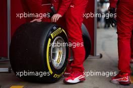 Ferrari mechanics with Pirelli tyres. 28.02.2017. Formula One Testing, Day Two, Barcelona, Spain. Tuesday.