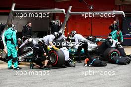 Valtteri Bottas (FIN) Mercedes AMG F1 W08 practices a pit stop. 01.03.2017. Formula One Testing, Day Three, Barcelona, Spain. Wednesday.